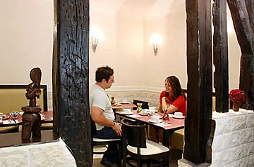 פריז Hotel Saint Quentin 2*,  צרפת
