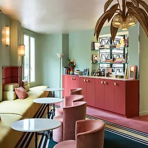Hotel Mercedes, Parigi